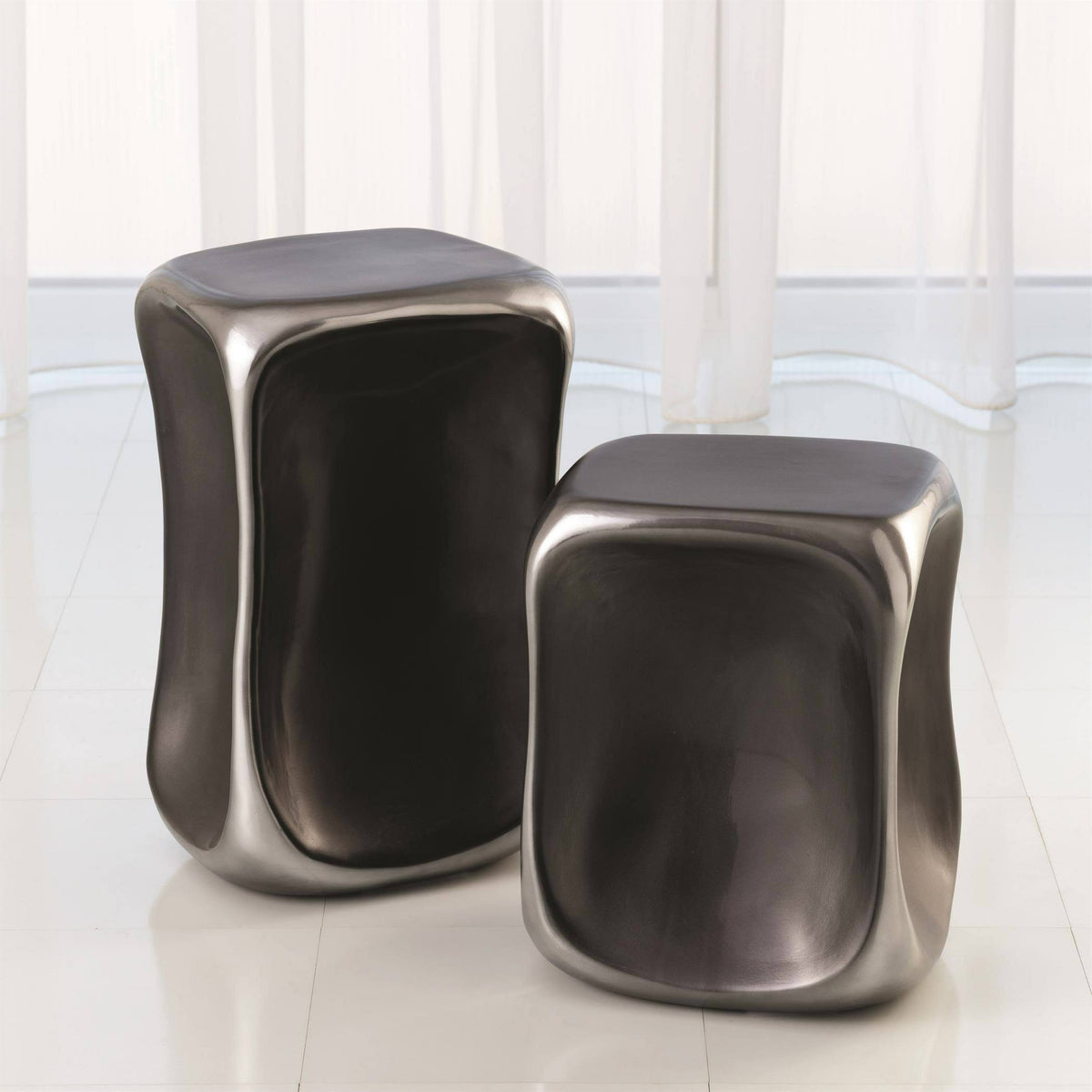 Black/Platinum Accent Table G156