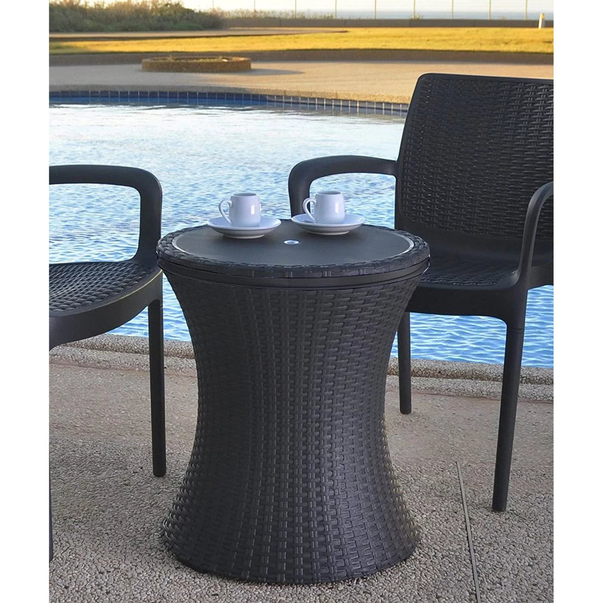 7.5 Gallon Resin Outdoor Beverage Cooler Table H5732