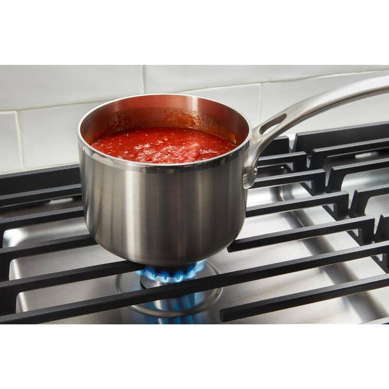 4-Burners Recessed Gas Cooktop in Black V7403