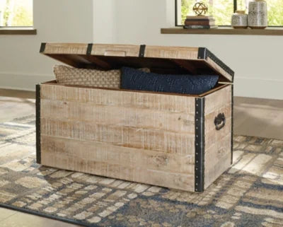 Whitewash Storage Trunk Z461