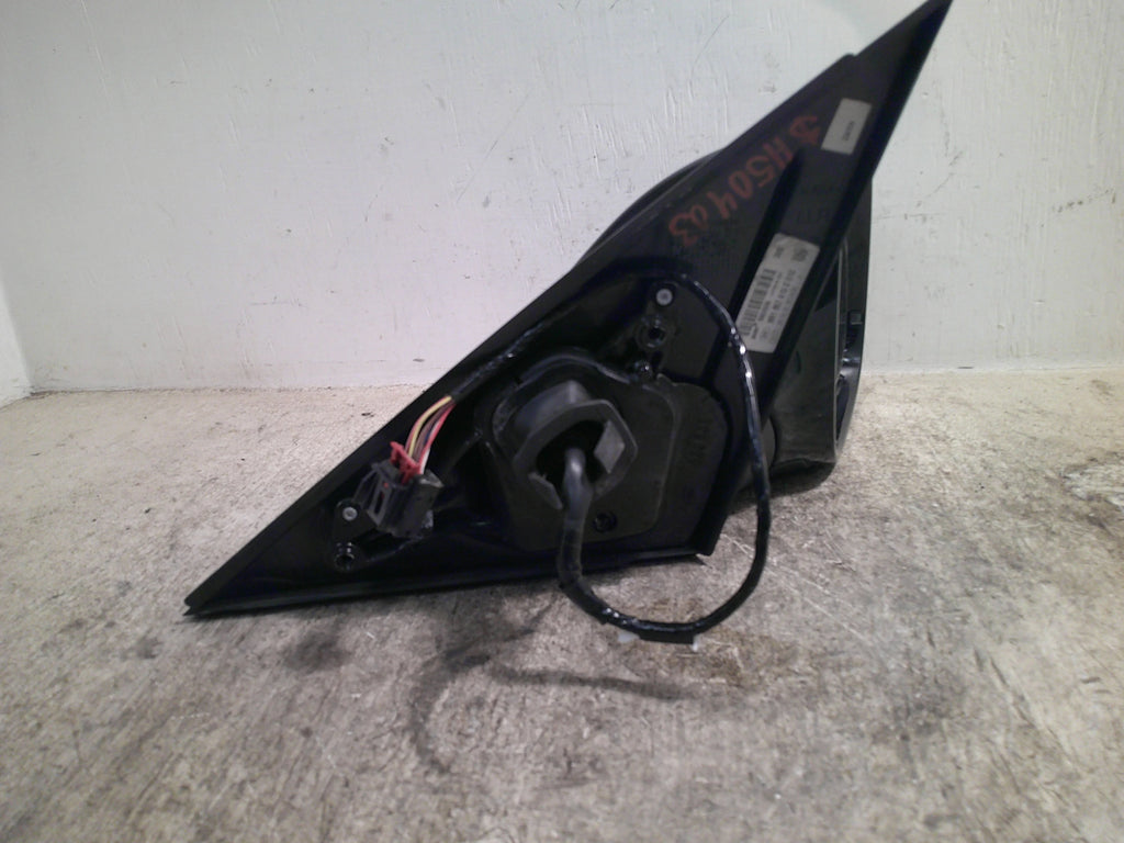 Passenger Side Door Mirror K647275