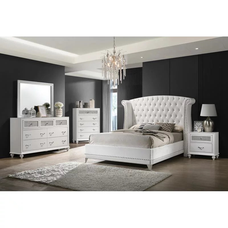 White Upholstered Tufted Bedroom Set Y947541