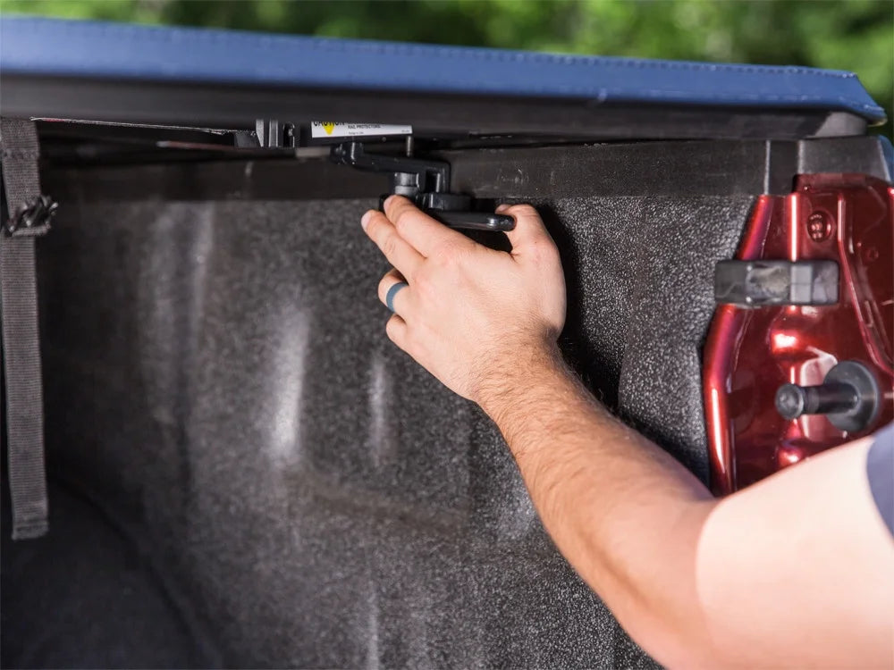 Tri-Fold Truck Bed Tonneau Cover K933
