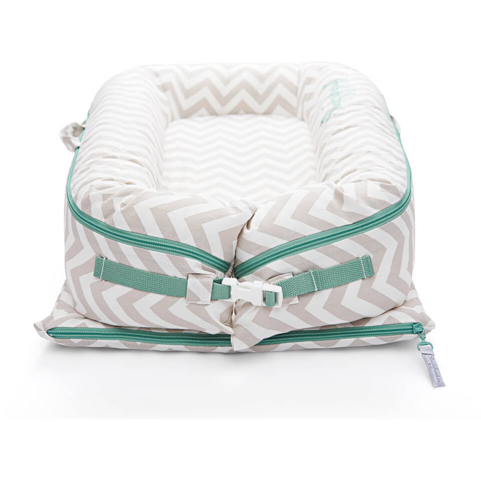 Deluxe+ Pod in Silver Lining (0-8 months) E7945