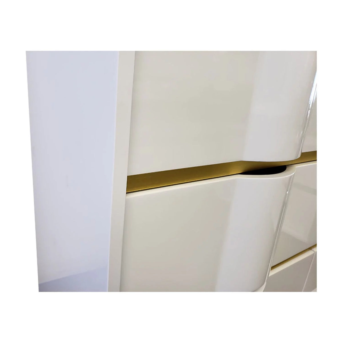 White 6 Drawer Poplar Wood Dresser G135381